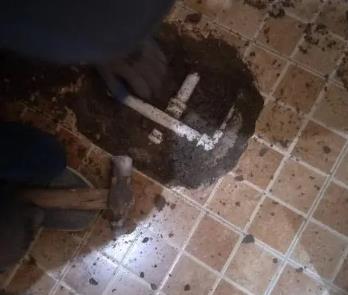 青县卫生间漏水维修公司为您分享下卫生间渗水如何处理及注意事项