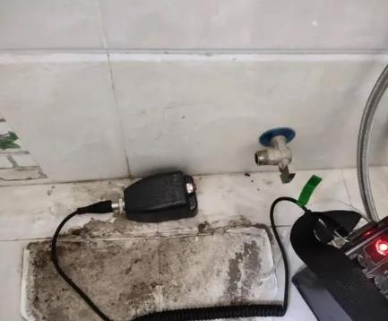 青县屋顶漏水维修公司分享下卫生间漏水的危害及解决方法